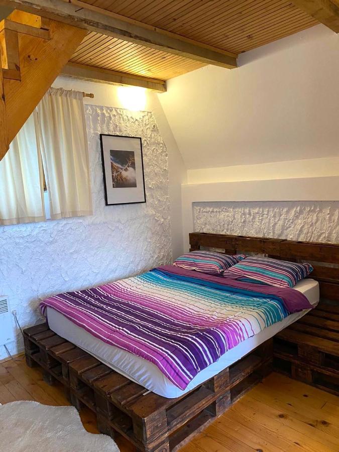 Eco Village Nevidio Poscenje